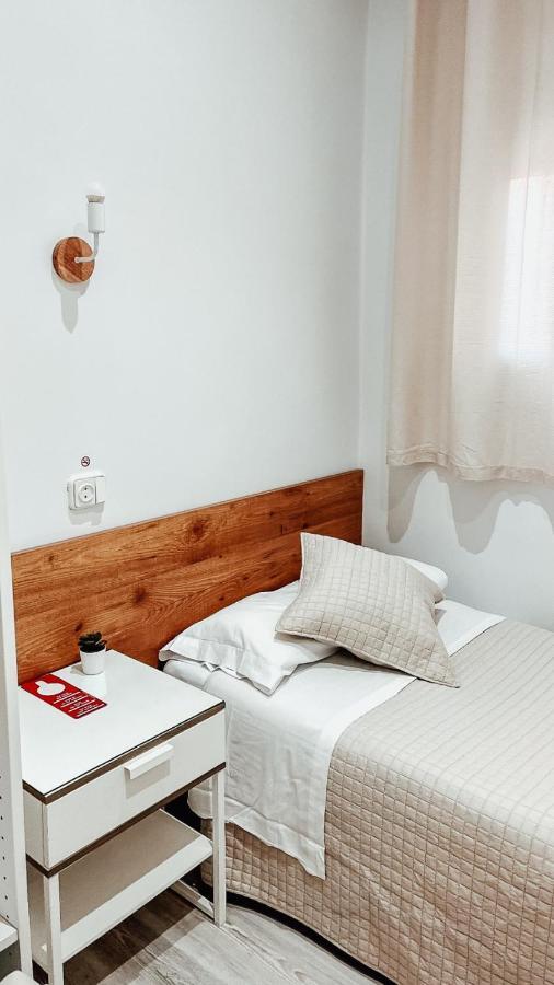Hostal Ruta De Francia Barcelona Eksteriør bilde