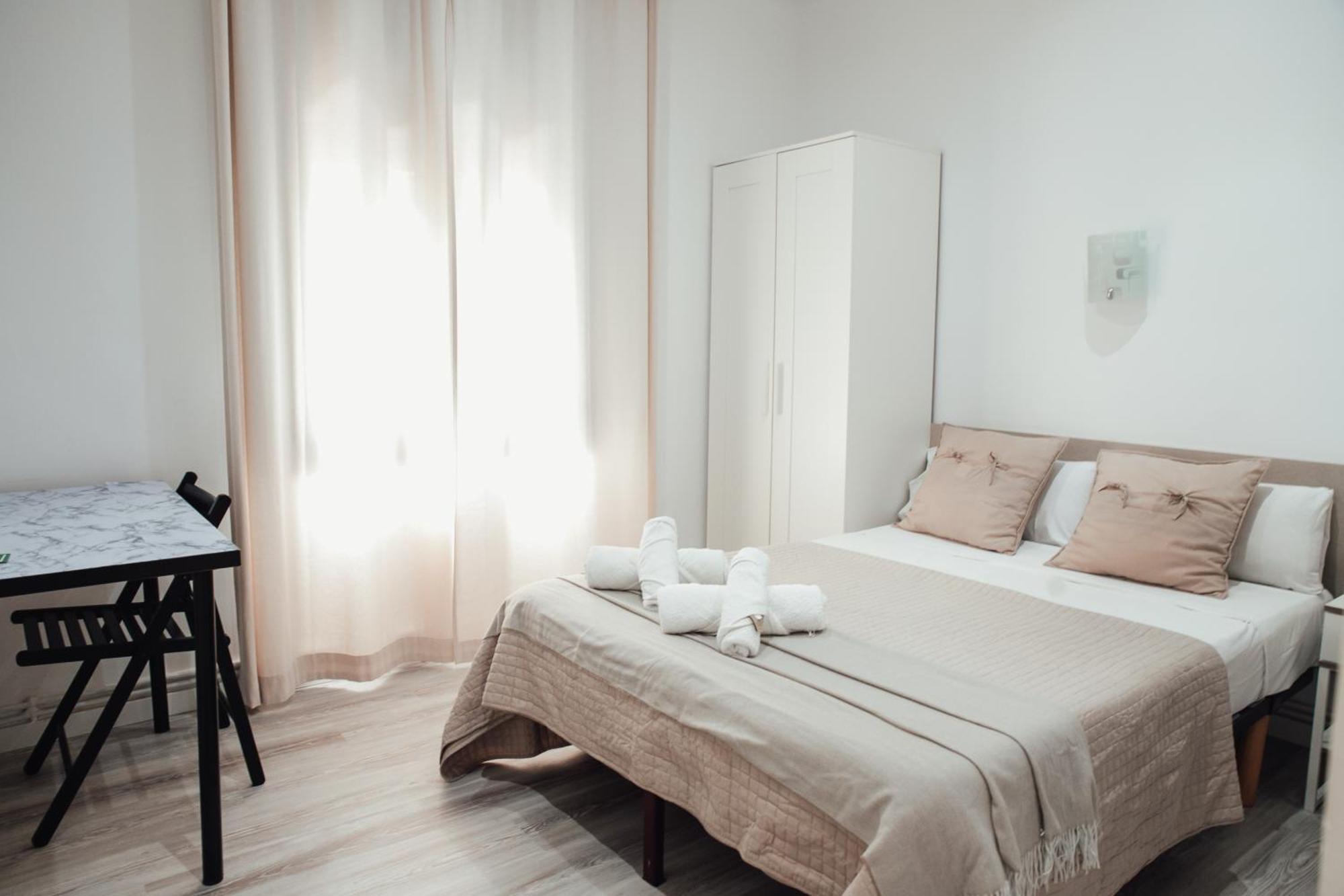 Hostal Ruta De Francia Barcelona Eksteriør bilde