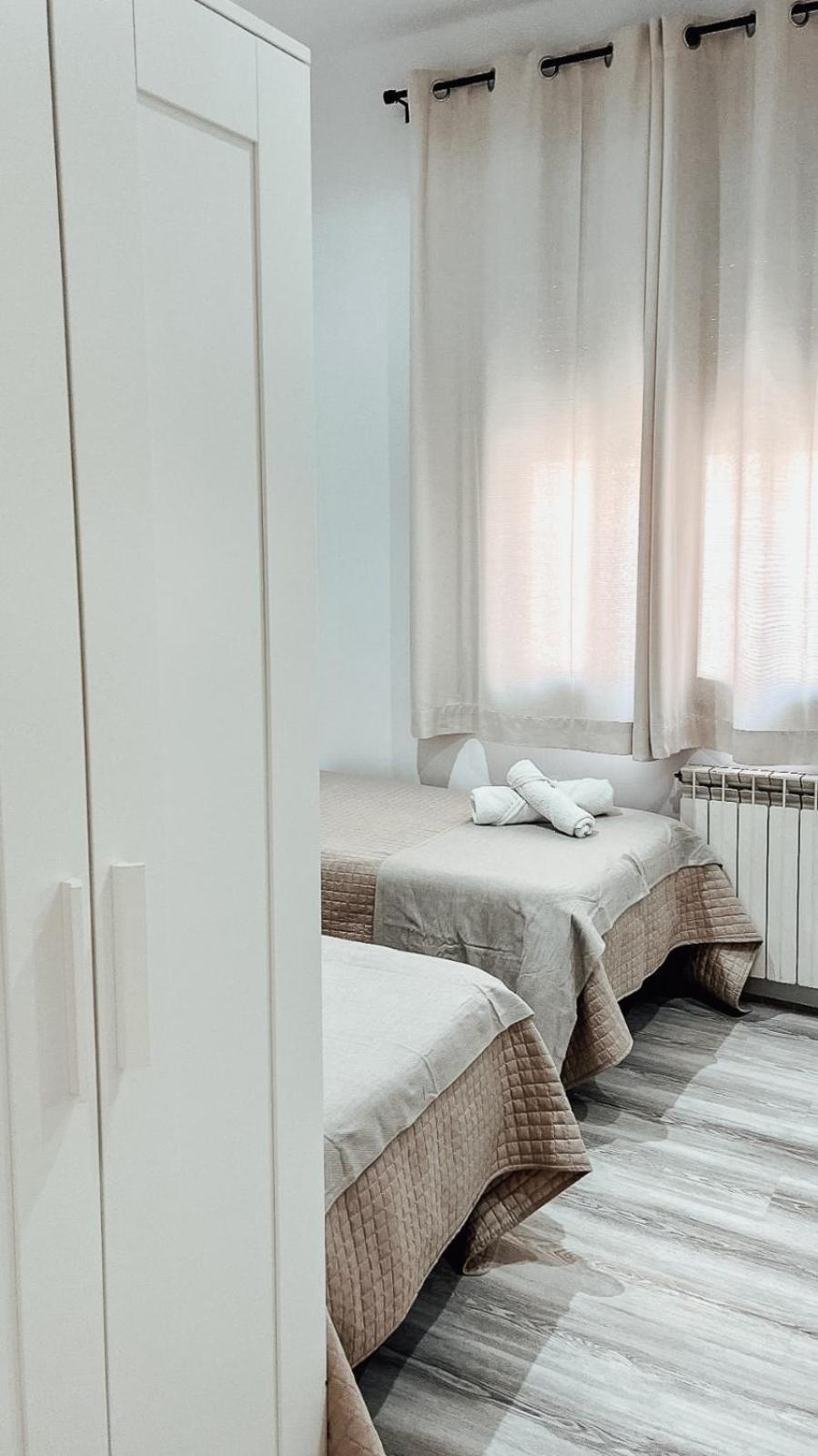 Hostal Ruta De Francia Barcelona Eksteriør bilde
