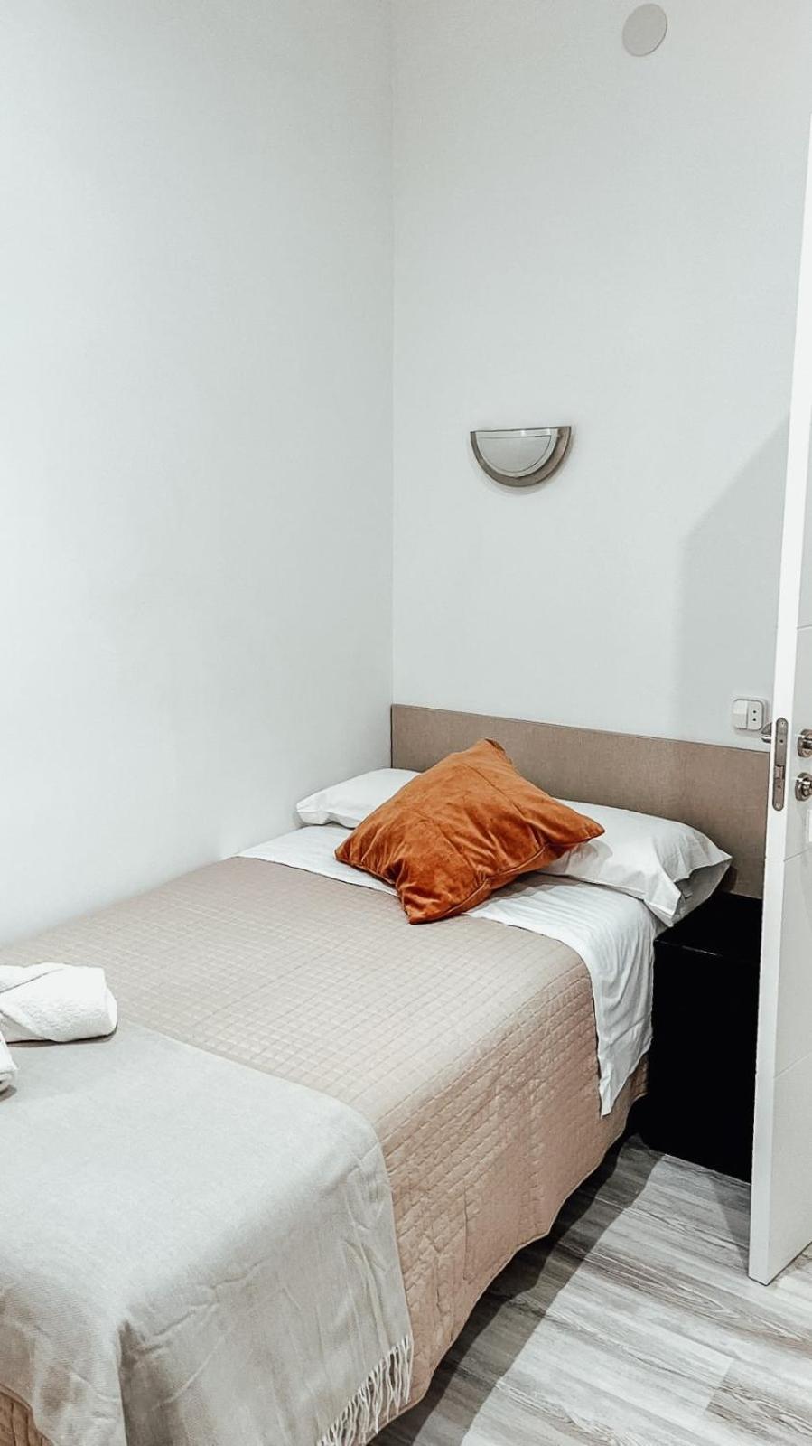 Hostal Ruta De Francia Barcelona Eksteriør bilde