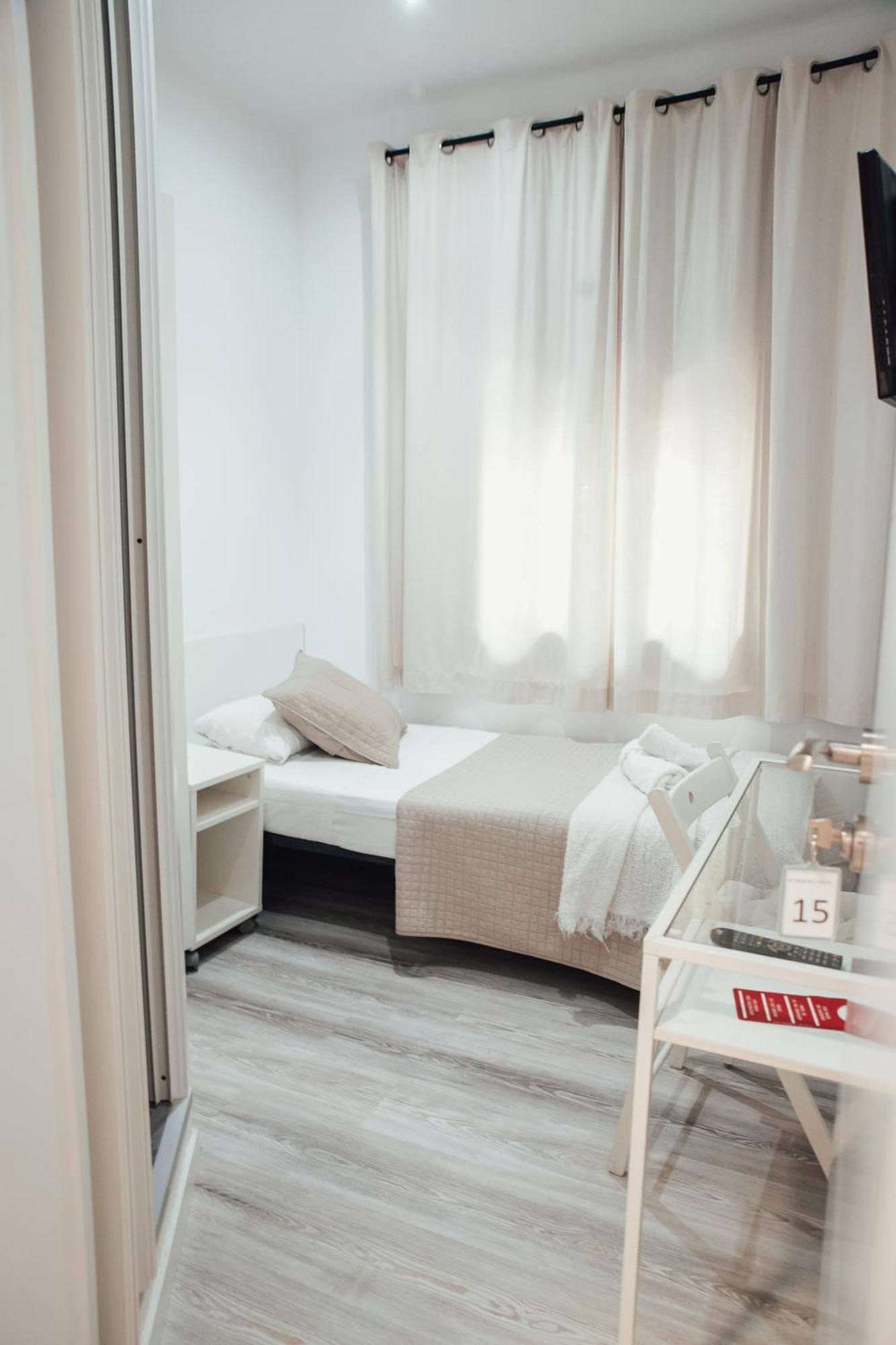Hostal Ruta De Francia Barcelona Eksteriør bilde